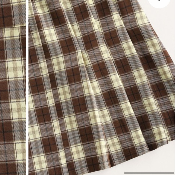Plaid Mini Skirt - Picture 4 of 4